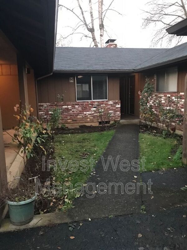 Primary Photo - 3408 E 18 St