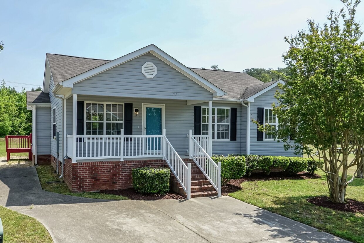 Primary Photo - Beautiful renovated home!