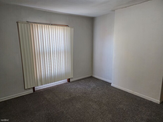 Foto del edificio - 2 br, 1 bath Duplex - 4642 Farlin Avenue 2F