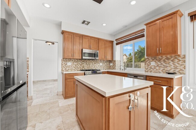 Building Photo - Immaculate 4-Bedroom Home in Sought-After ...
