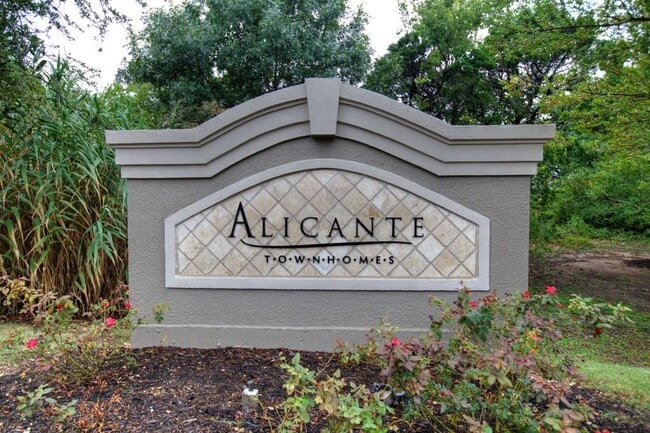 Building Photo - 11203 Ranch to Market Rd 2222