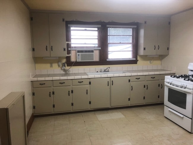 Foto del edificio - 704 E Thomas St