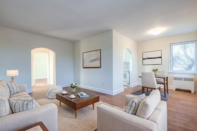 Building Photo - 36 Wood Glen Rd