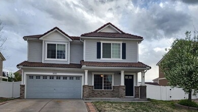 Building Photo - 9565 Castle Oaks Dr