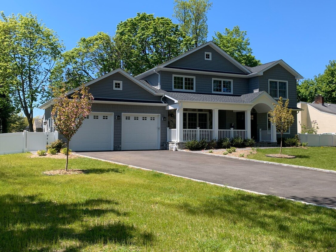 Front - 300 Locust Ln