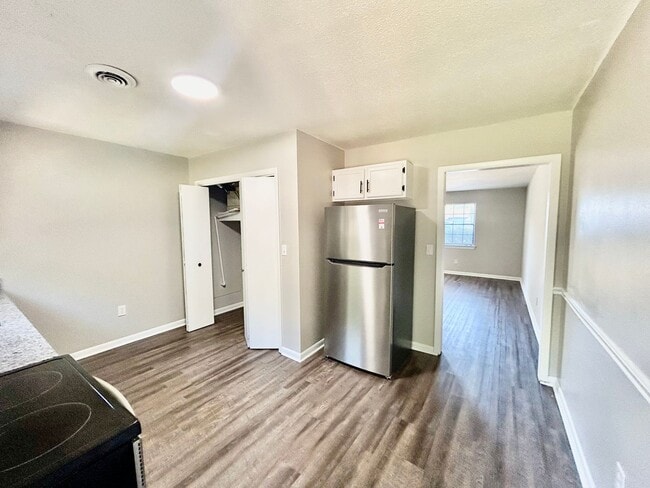 Interior Photo - 706 Roberta Drive