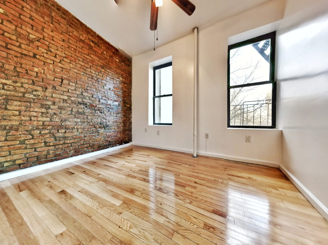 Primary Photo - 42 Rivington St