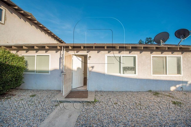 Foto del edificio - 1170 Rosalia Ave