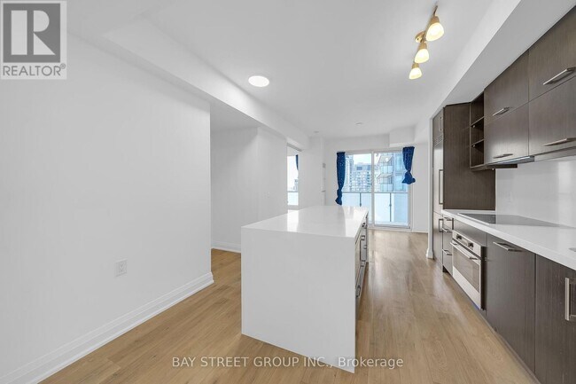 Building Photo - 2803-65-3165 St Mary St