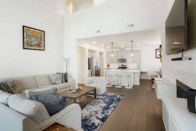 Foto del edificio - CLM-Brookhaven Condominiums