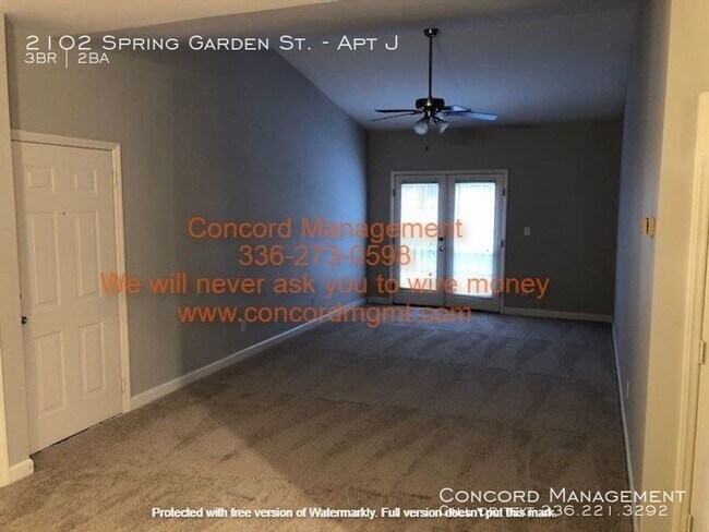 Foto del edificio - 2102 Spring Garden St