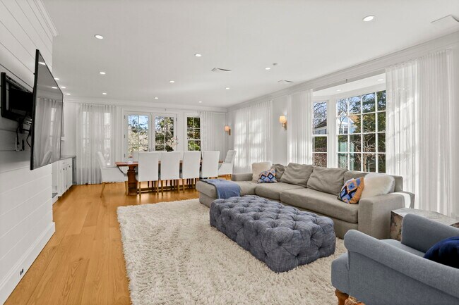 Foto del edificio - 80 Rockwood Ln