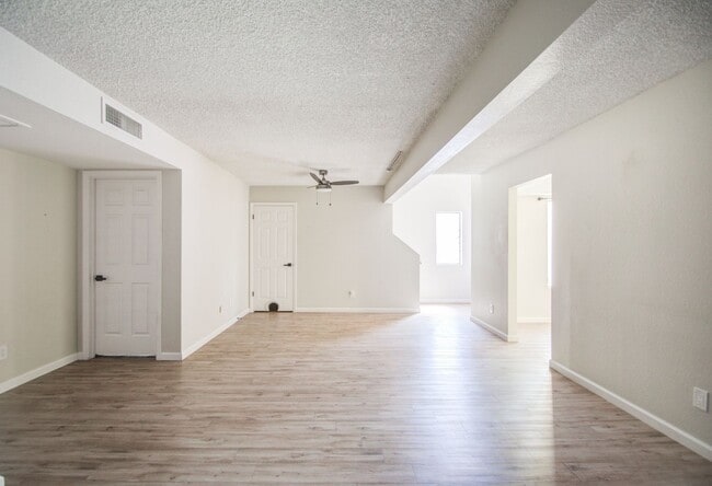 Photo - Spacious Villa for rent in Phoenix! House