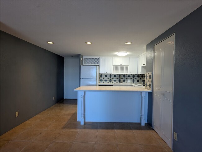 Foto del edificio - 7520 Hornwood Dr