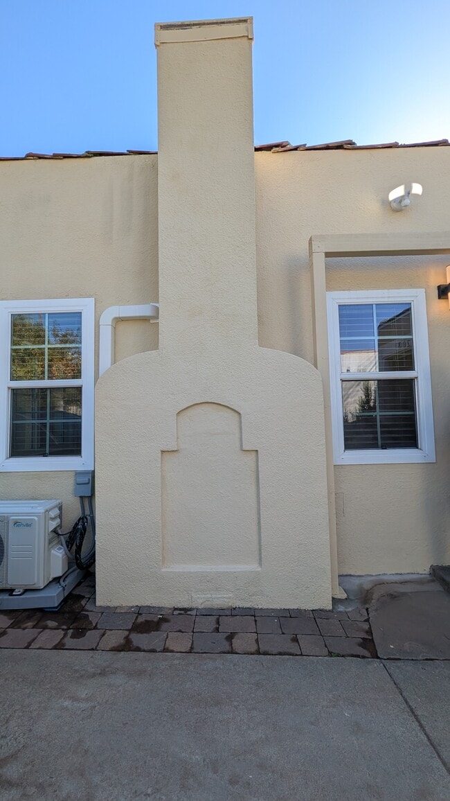 Foto del edificio - 1203 N Kenilworth Ave