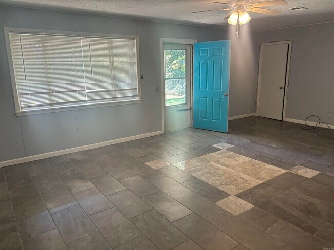 Building Photo - 104 Narrows Dr