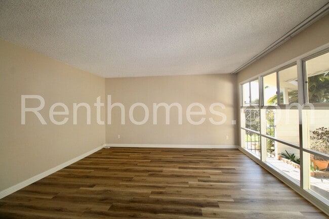 Building Photo - 2029 Goshawk St