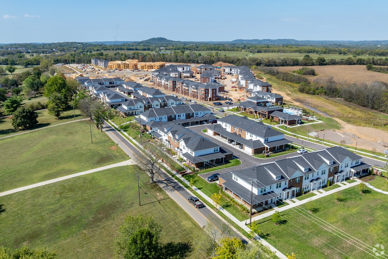 Building Photo - Chartwell Commons at Green Lea
