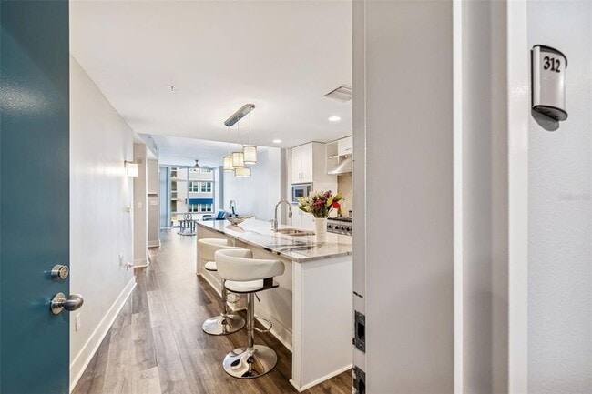 Foto del edificio - 1120 E Kennedy Blvd