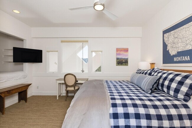 Foto del edificio - 7 Saddle Ridge Rd
