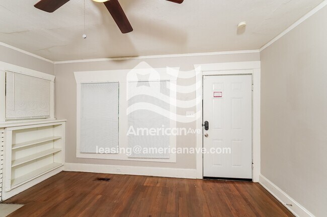 Foto del edificio - 7792 Rugby Ave