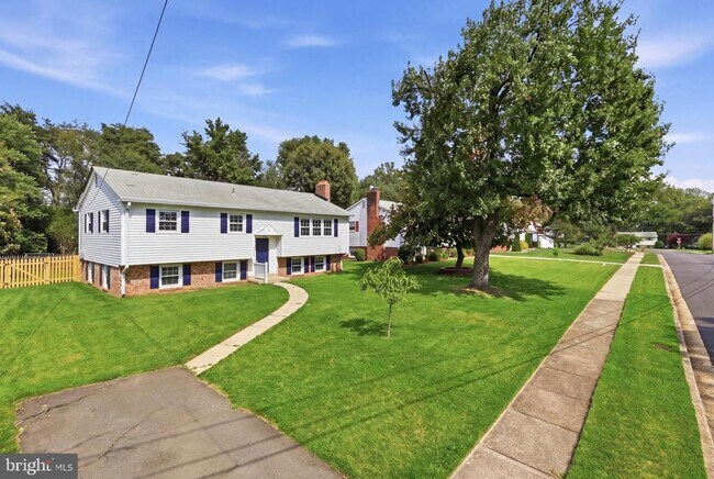 Building Photo - 6408 Kroy Dr