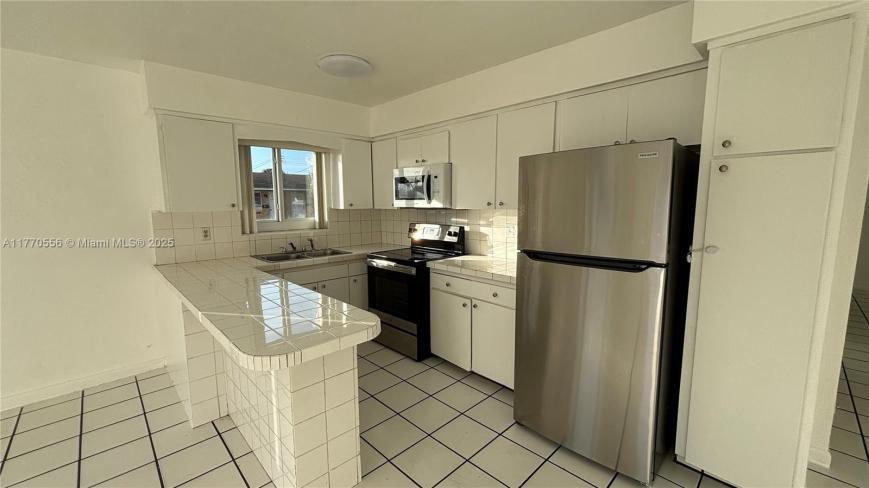 Primary Photo - 2 bedroom in Hallandale FL 33009