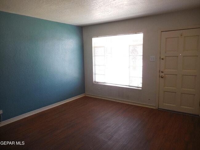 Building Photo - 701 W Yandell Dr