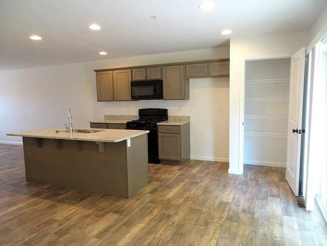 Building Photo - 39 Maize Cir