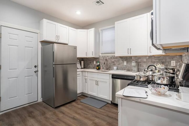Building Photo - 135 Fabyan Pl