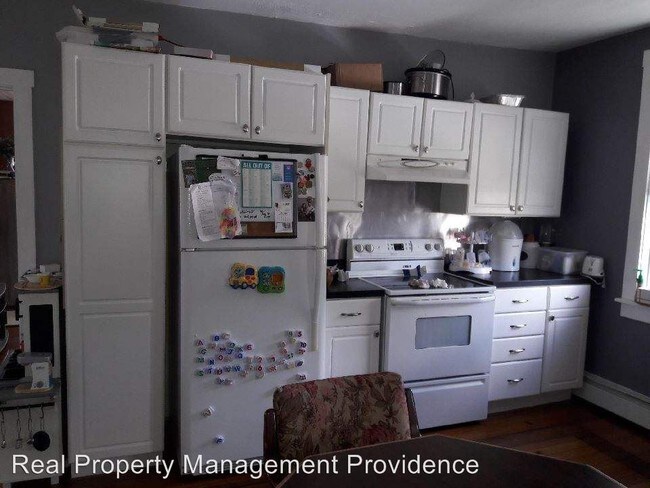 Building Photo - 138 Sandringham Ave