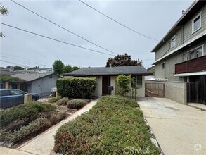 Building Photo - 633 Hillcrest St