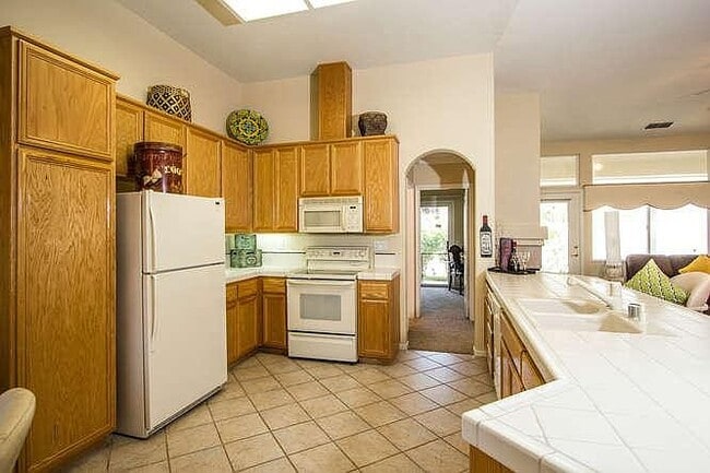 Building Photo - 447 Elegance Pl