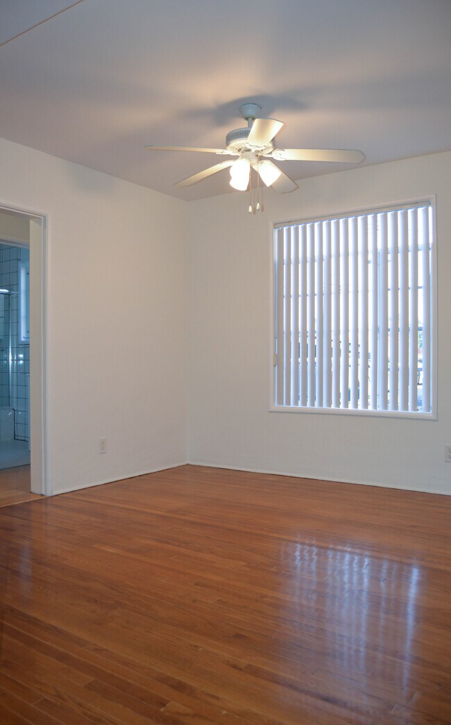 Building Photo - 503 Avondale Ave