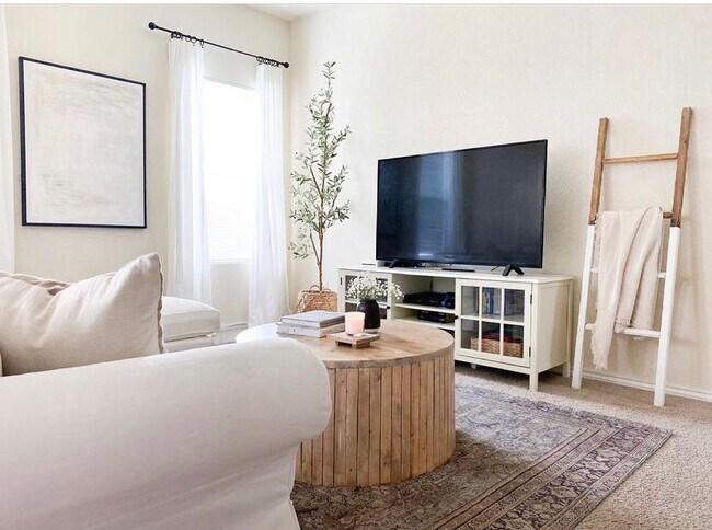 Foto del edificio - 7216 Colina Way