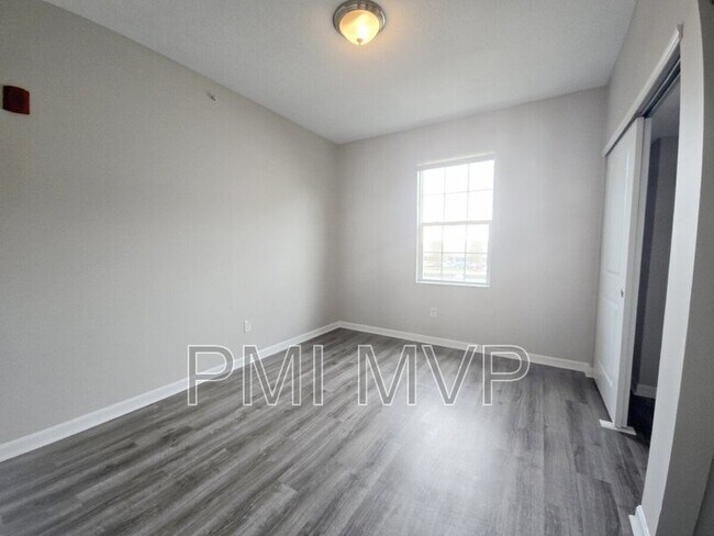Foto del edificio - 874 Taylor Station Rd