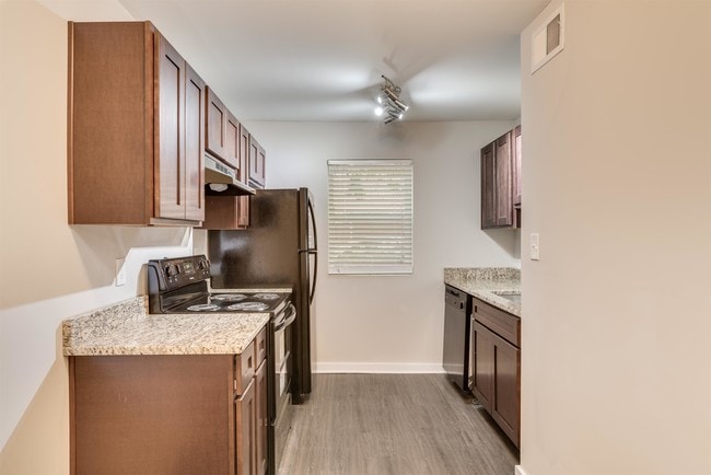 Building Photo - 1111 Westview Dr SW