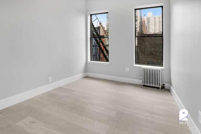 Foto del edificio - 305 E 75th St