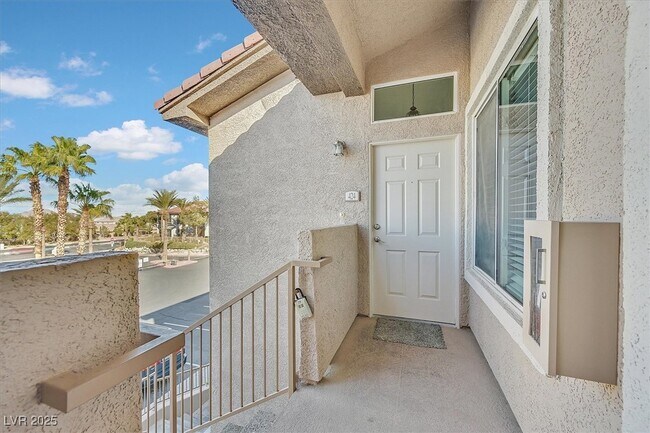 Foto del edificio - 2305 W Horizon Ridge Pkwy