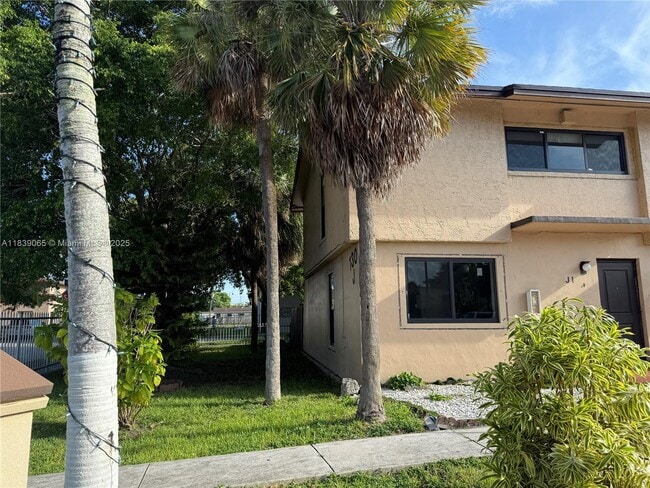 Building Photo - 130 SW 108th Ave