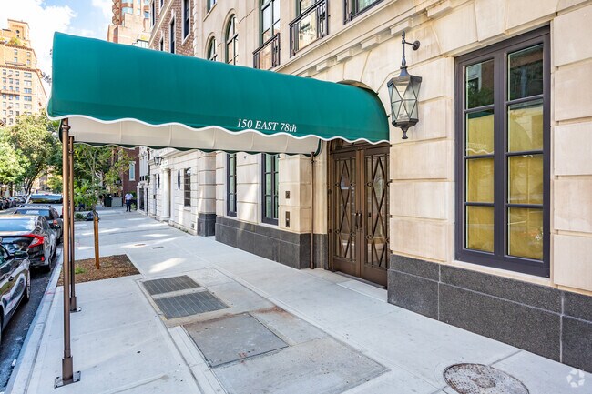 Entrada - 150 East 78th St