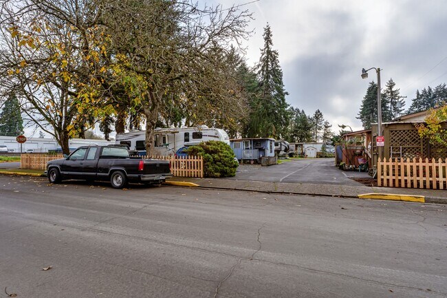 Foto del edificio - 111-Front St - RV - Front St Commons