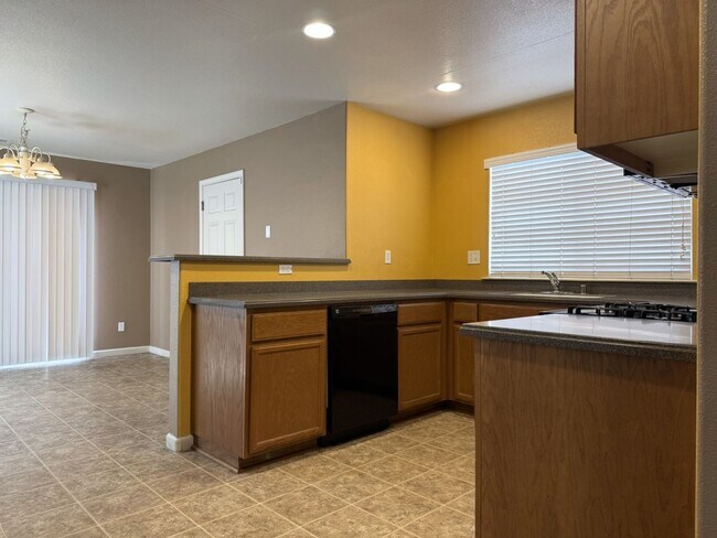 Foto del edificio - Beautiful Two-Story Home in Desirable Bellevue Ranch!