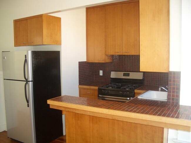 Foto del edificio - 1558 Grant Ave