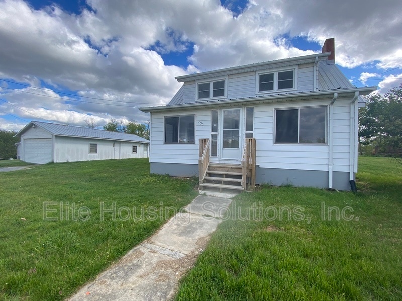 205 Country Ln, Wytheville, VA 24382 House Rental in Wytheville, VA