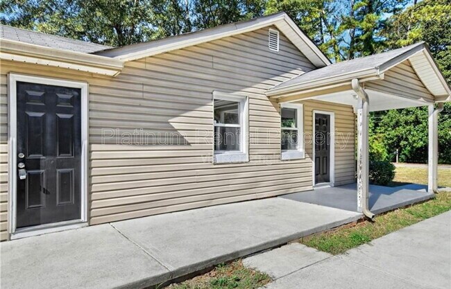 Foto del edificio - 2612 Loghaven Dr NW