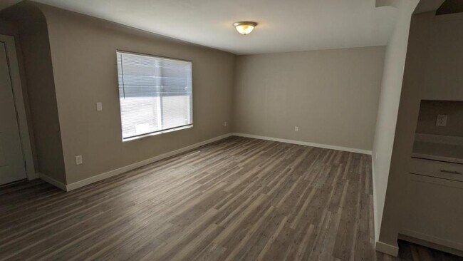 Foto del edificio - 3965 Hayesville Dr NE