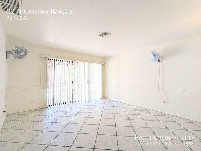 Building Photo - 32 N Camino Imagen