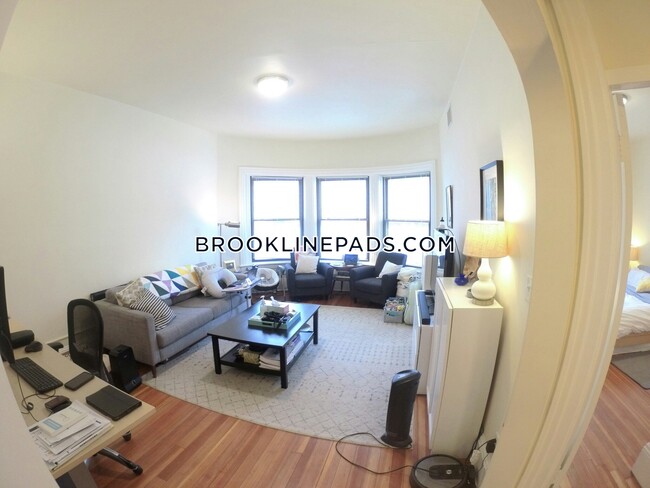 Foto del edificio - 1463 Beacon St