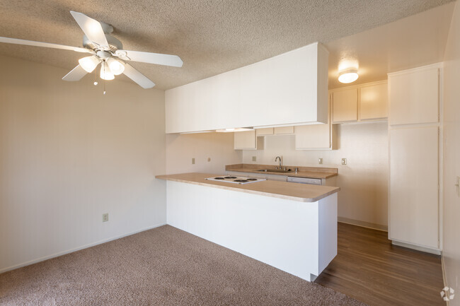 2BR, 2BA - The Shasta - Pinecreek Apartments